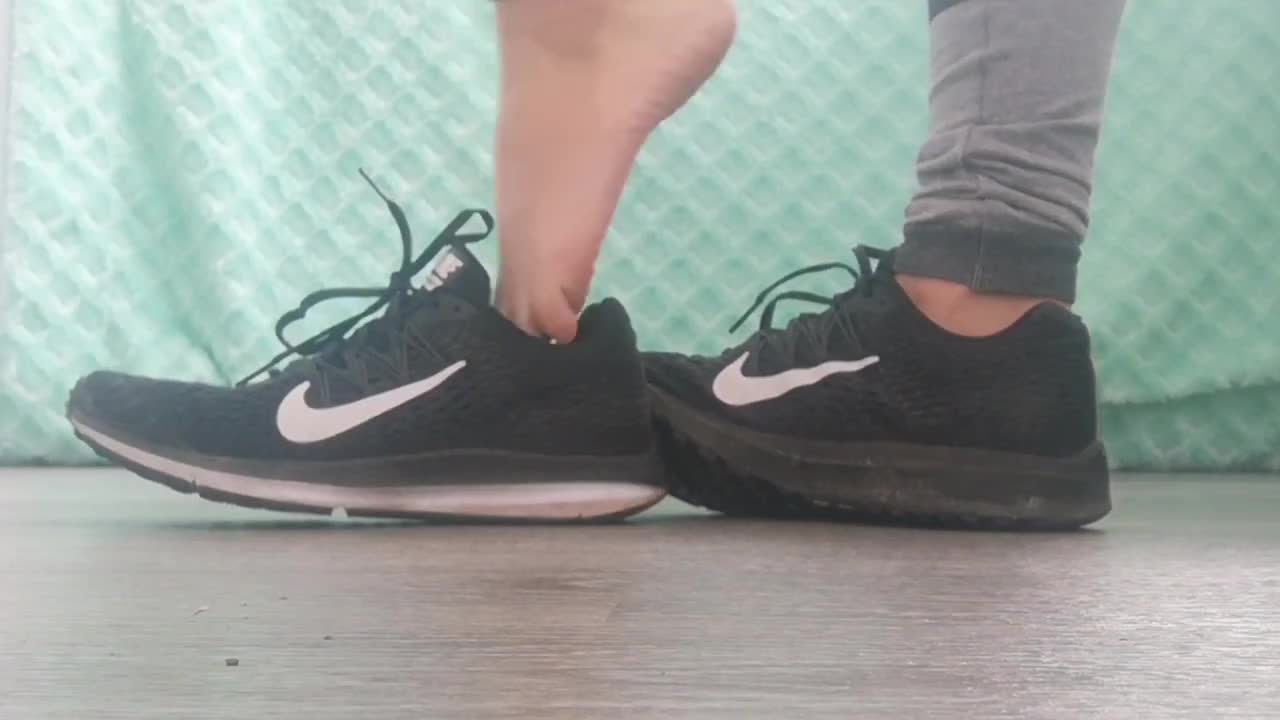 Bread Roll Plat to Satisfy your Foot Fetish (ph5e205a24b0ea6)