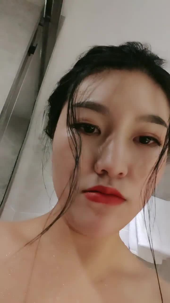 【功夫不好不要找我】36D大奶左右摇摆~御姐抠逼被内射~淫荡自慰【14V】 (11)