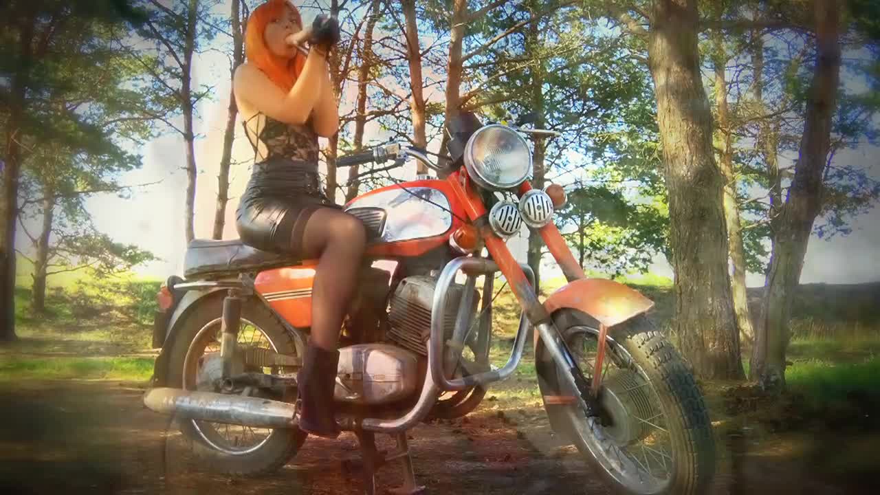 Red-haired girl teen masturbates on a motorcycle (ph5e953a2b70b0b)