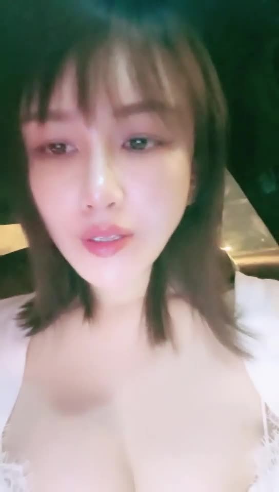 户外露出 野战车震【回眸君犹在 余君赴山海】超骚御姐~骚舞跳蛋~户外沟搭路人啪啪【40v】 (45)