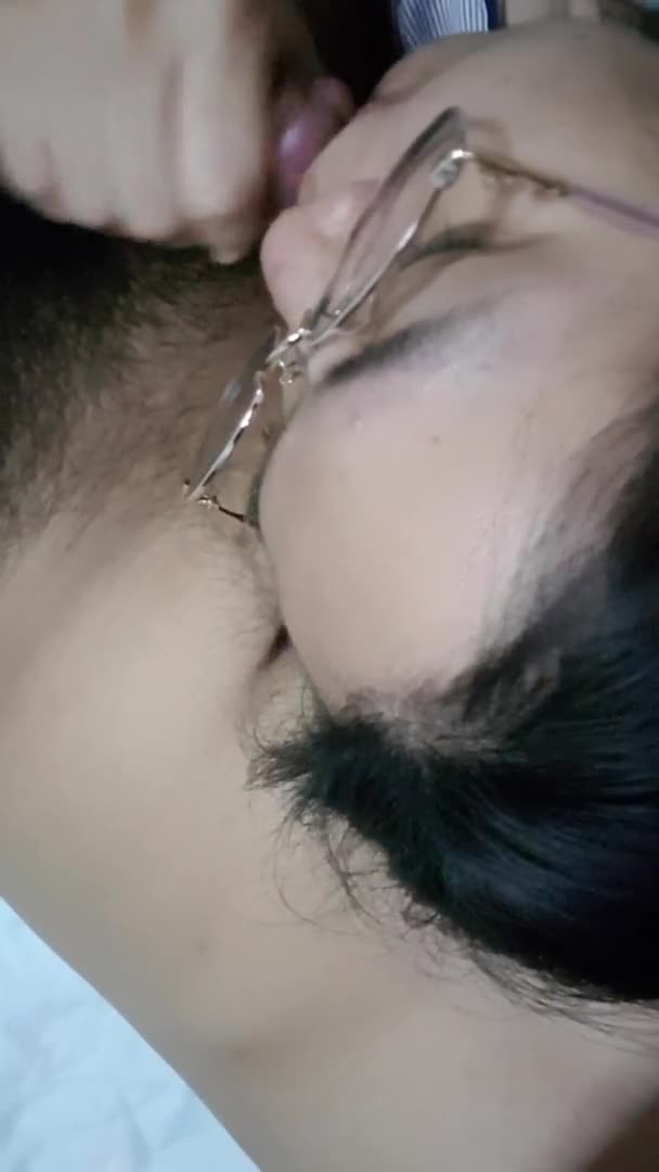 0392 - ให้ลูกศิษย์ดูดไก่ให้ครู (ph5e9073bf15bde)