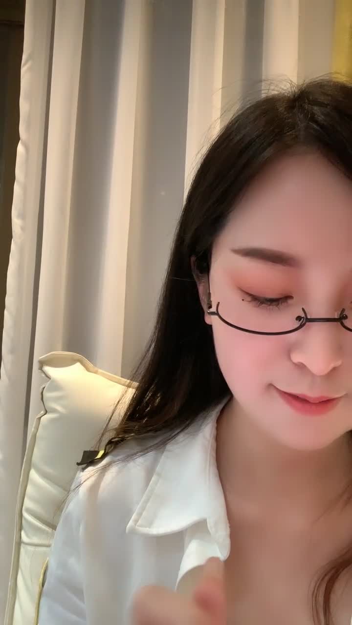 风韵大奶【舞小喵】动感热舞~扇子舞~诱惑十足【30V】 (30)