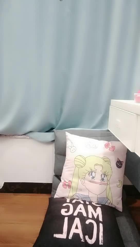 JK萝莉学妹 【电气喵】大黑牛狂震  揉奶自慰【25v】 (18)