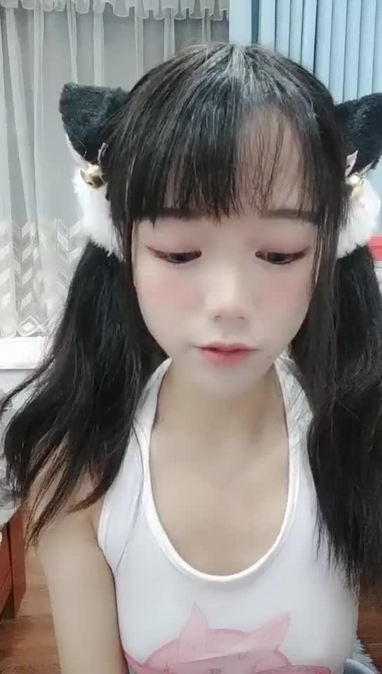 JK萝莉学妹 【电气喵】大黑牛狂震  揉奶自慰【25v】 (20)