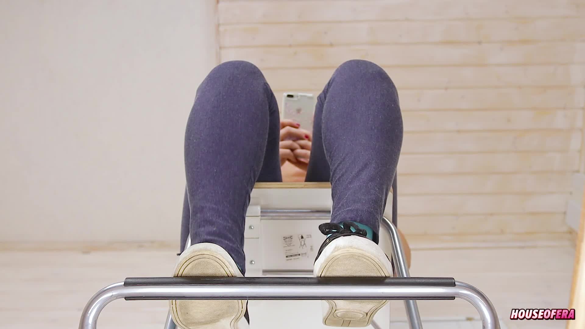 0209 - Sexy legs SHOEPLAY DANGLING in different shoes footfetish sneakers ｜ Era (ph5d8c556996eca)