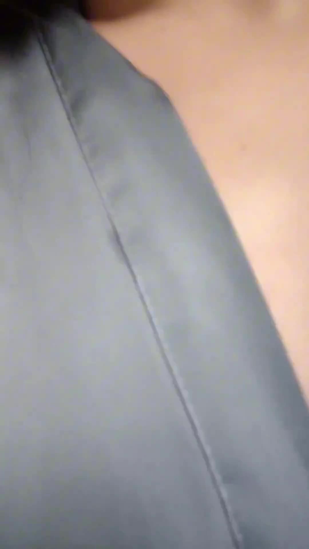 最美极品骚妈 火爆新作再次让儿子插进来 操的太爽了 儿子鸡巴比前夫好用 高清720P原档