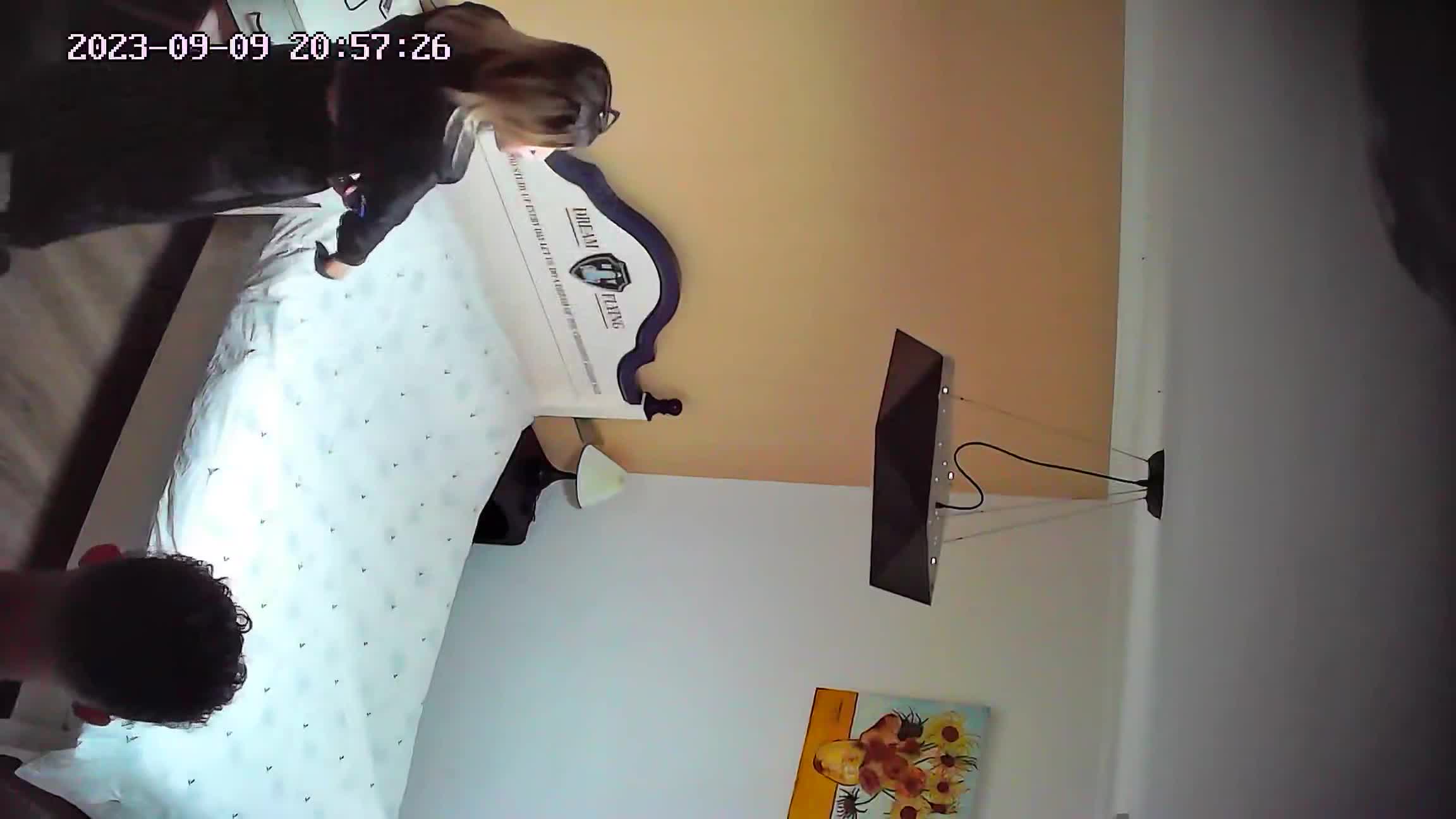 酒店偷拍♦️年轻拜金女和中年人援交 无套内射 小姐接客 被好多男的操等合集【20v】 (1)