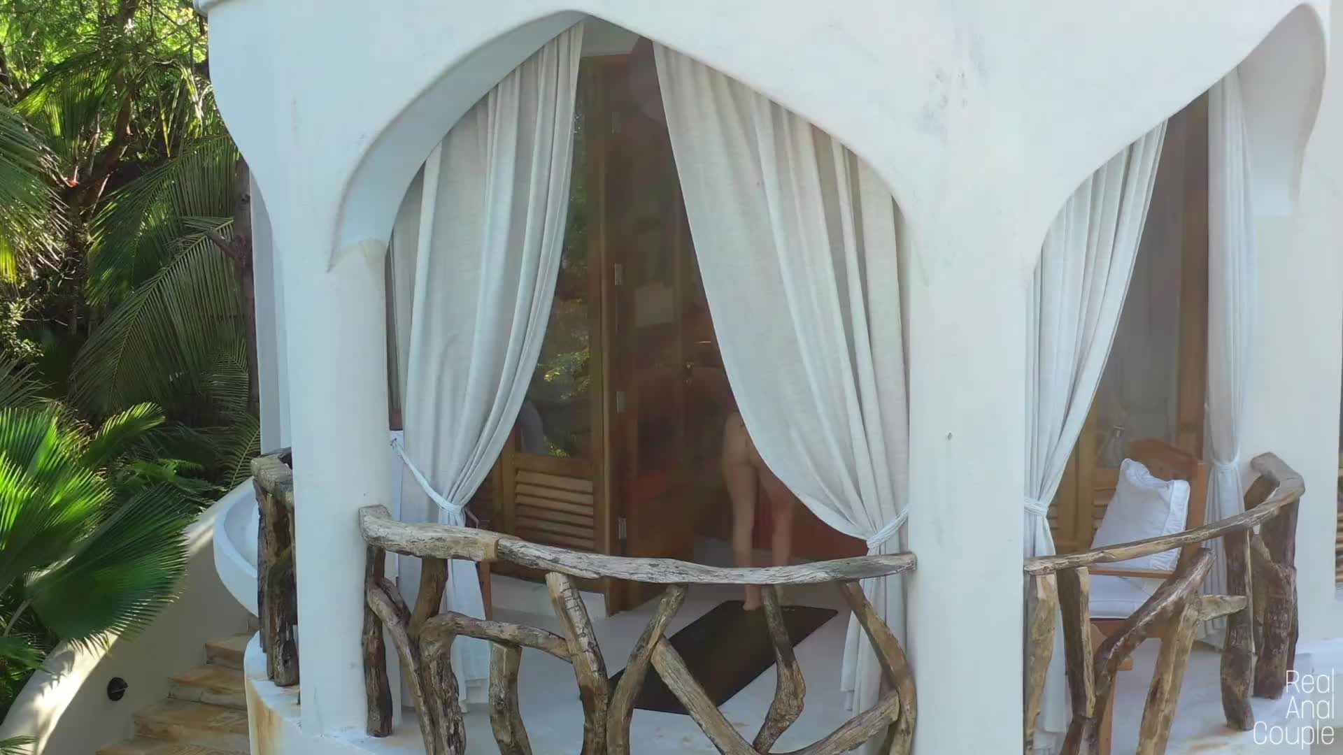 0018 - PERVERT FIT 瑜伽教练，她的屁眼里有 FREUTOY！ 粗操和肛门饼 (645e3fe44bc49)