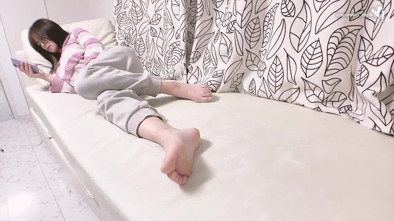 看BL漫画的时候很饥渴，私下里认真自慰的时候很抓狂 (ph626793cb59dbe)