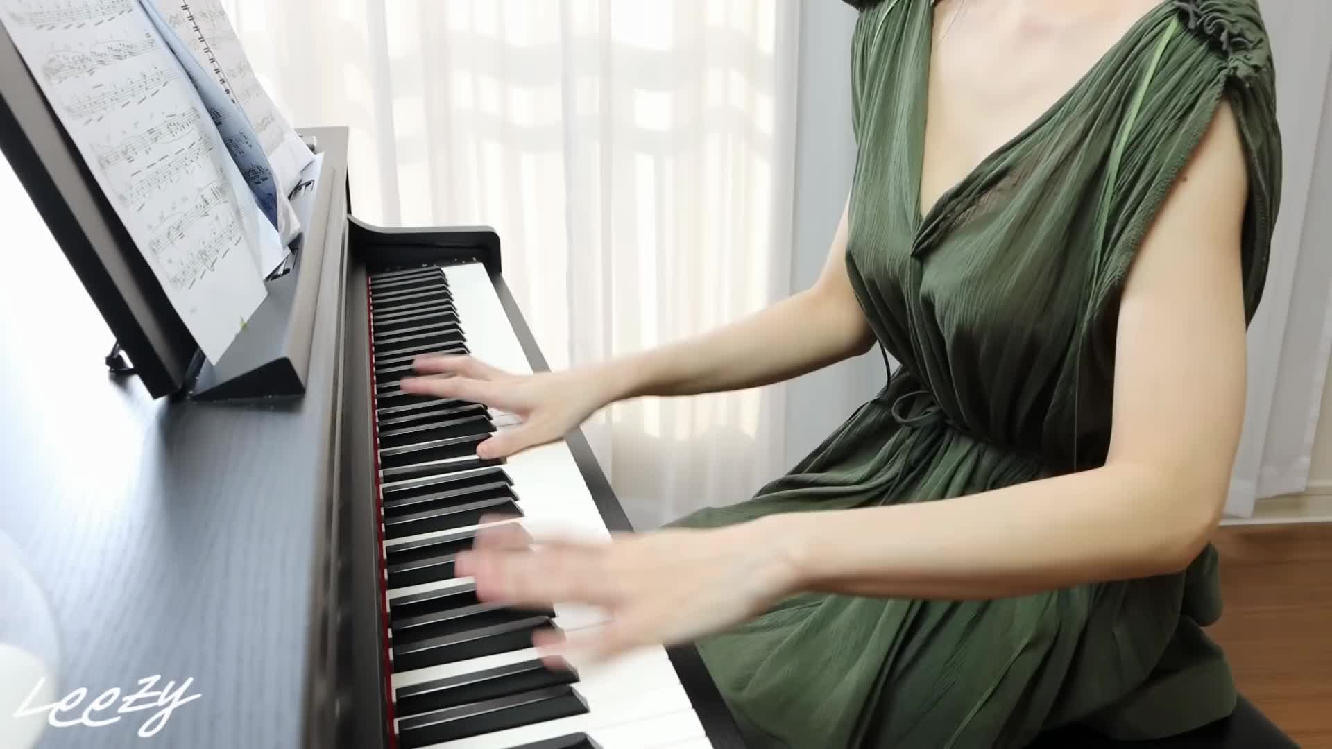 4k 비키니피아노 bikini piano   Spring - Hisaishi Joe ピアノ [ 50만감사연주 ]