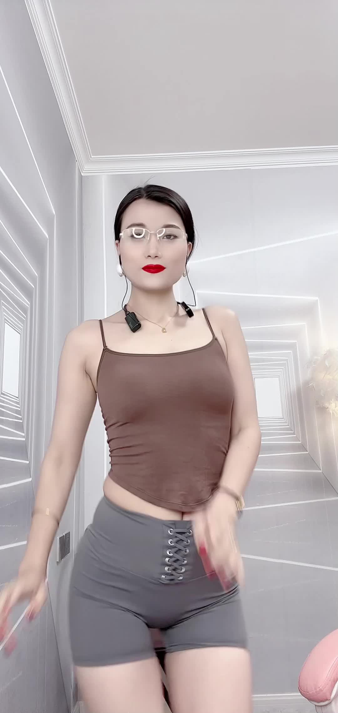 小阿姨0212慢摇黑桃A深水炸弹巴拉豆拖拉机神摇