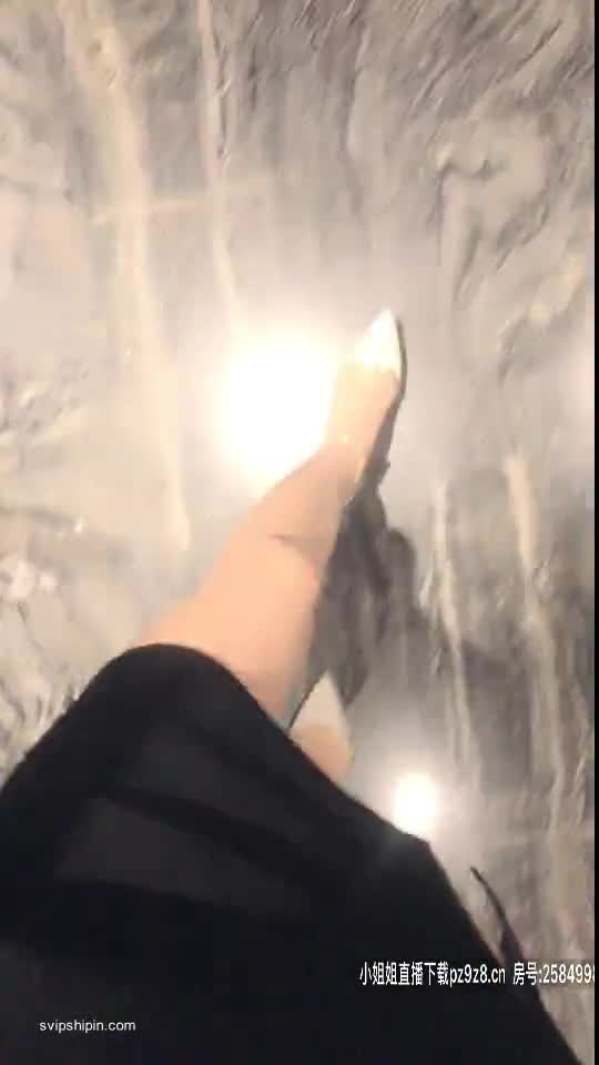 户外 美腿超會噴水的主播【狐仙大人】 收费房大秀 按摩店 勾引男技术 【26V】 (7)