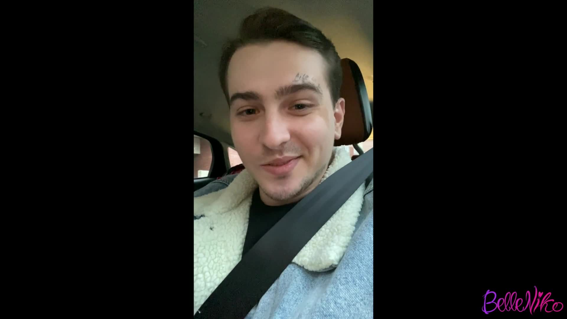 Блоггер трахнул девственницу в анал - (BelleNiko) (ph5fc0ad5b6546b)