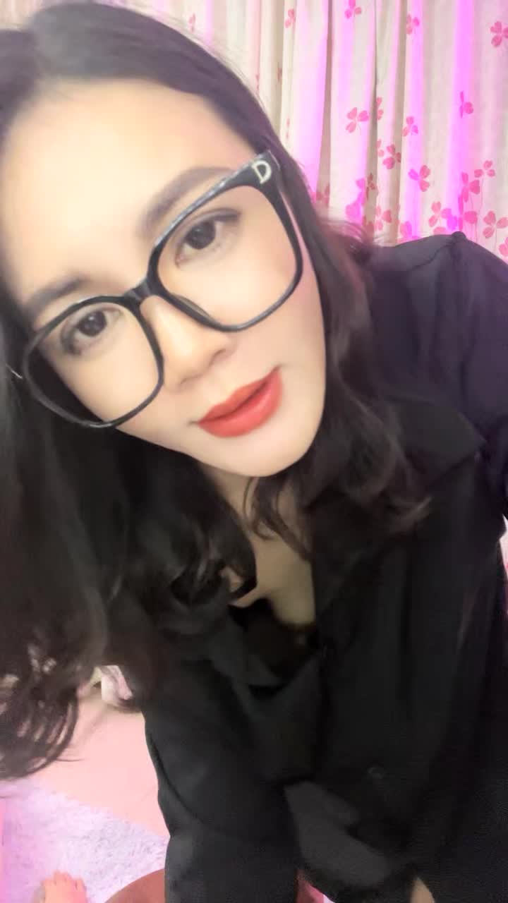 眼镜御姐女王调教