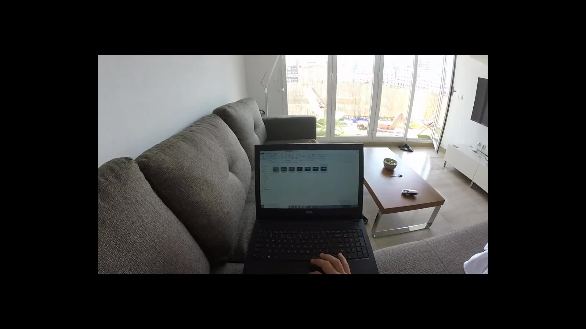 POV： Fucking my wife on the couch (647b26e89db33)