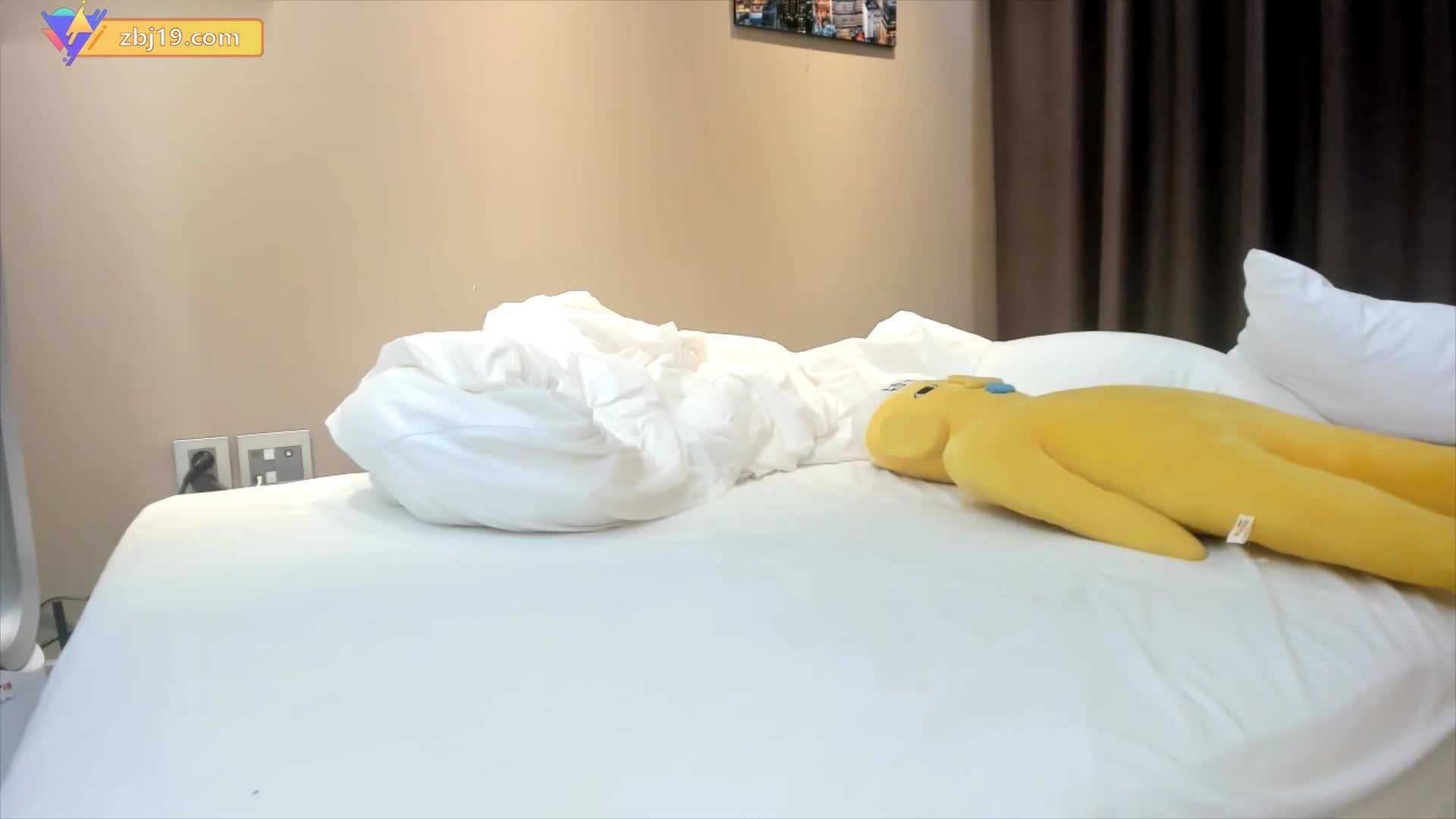 2048.cc@00.38.14.881-seg1_1 (2)