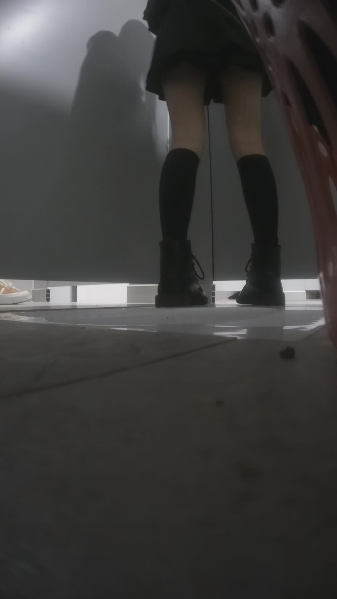 精品美女黑紧身裤腿细和JK短袜超短裙美女