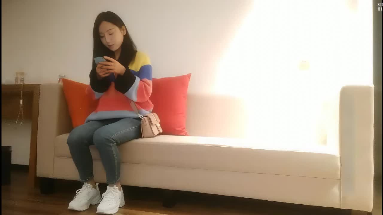 清秀白领小姐姐背着男友赚外快约到酒店没想到脱光光身材出乎意料的丰腴给力鸡巴硬骑乘套弄揉大奶【水印】