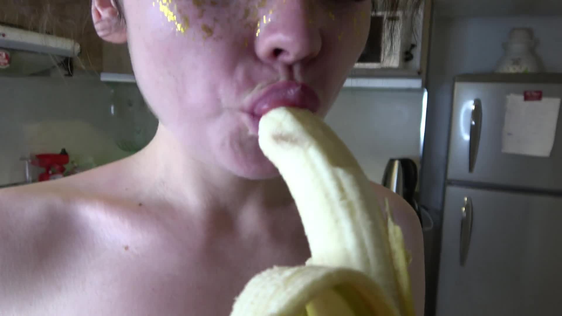 Busty girl with a big ass sucks big dick and fucks in missionary position, gets cum on belly 4K60FPS (ph602b9933b5c40)