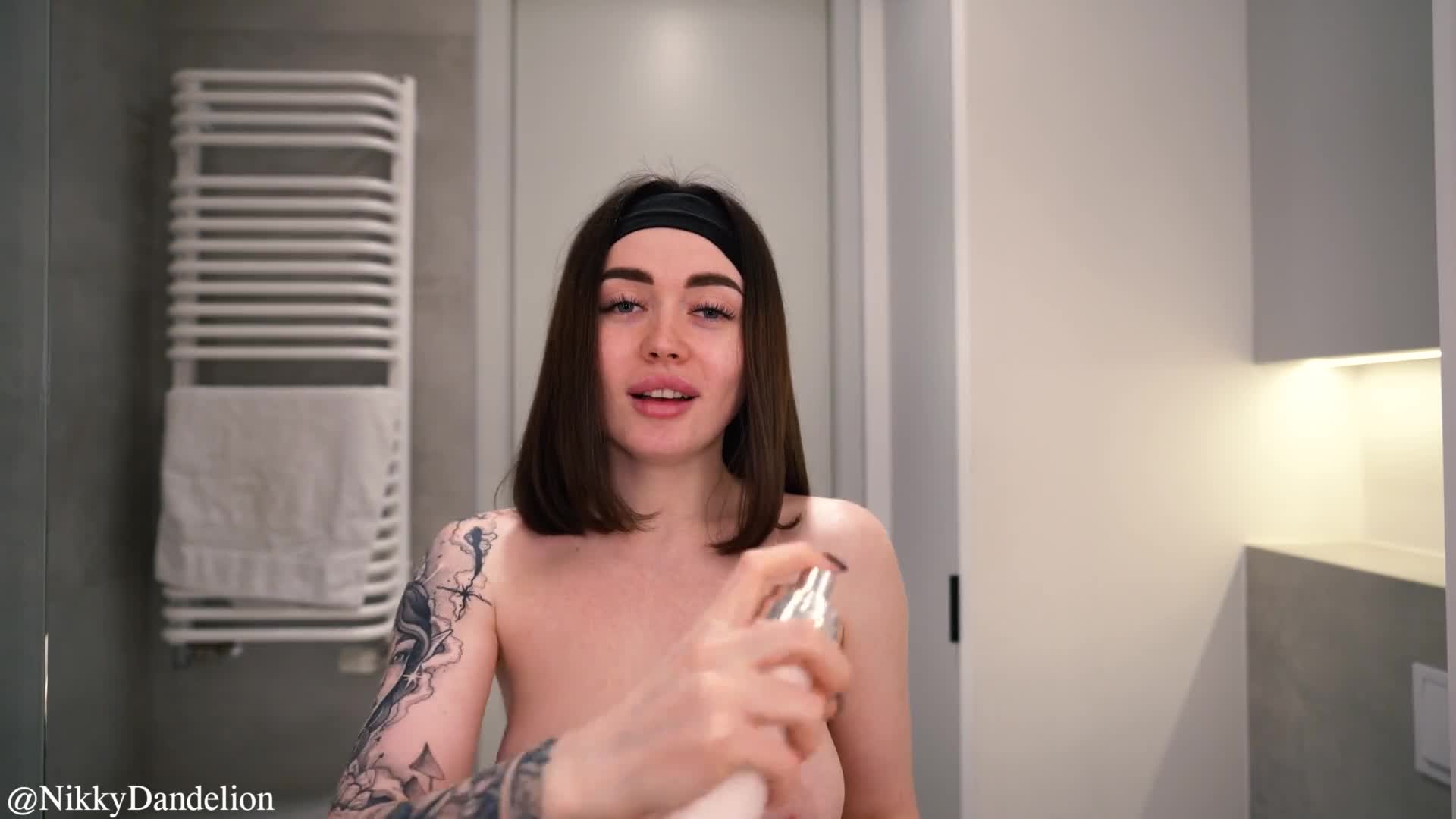 Woke up with a stranger in bed and got fucked again with cum in pussy (6435bf9f9a681)