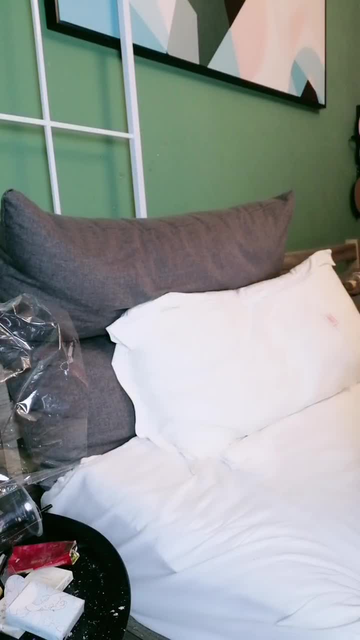 童颜巨乳白虎穴、G奶清纯小母狗【魅丝】被男友蹂躏，深喉口交、做爱内射【17v】 (13)