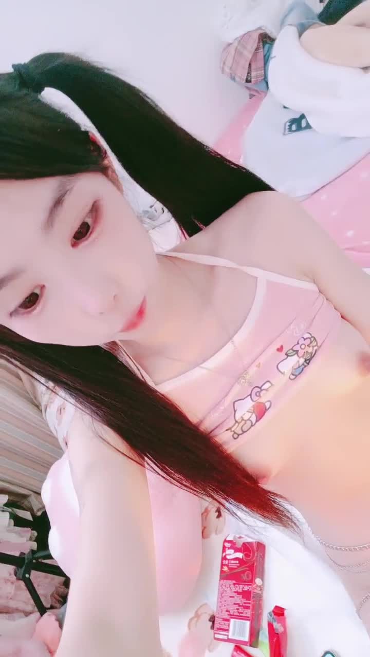 【四川萝莉】不停叫爸爸的骚女儿~无毛逼白虎【16V】 (13)