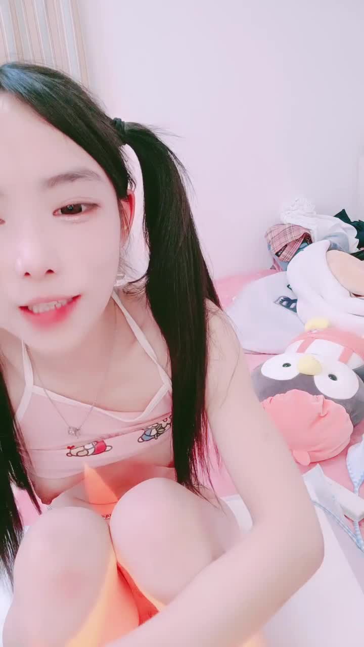 【四川萝莉】不停叫爸爸的骚女儿~无毛逼白虎【16V】 (12)