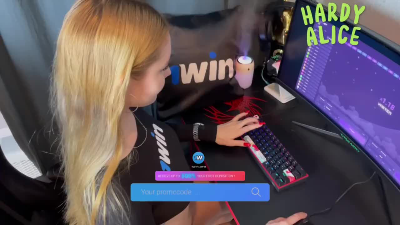 СВОДНАЯ СЕСТРА СОРВАЛА КУШ, и мы отпраздновали это горячим сексом и СТРУЕЙ СПЕРМЫ НА ЛИЦО