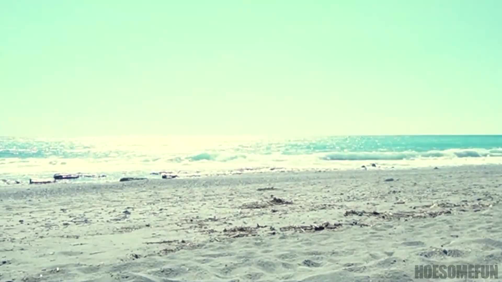 Girl on the Beach Asked me to Apply Sunscreen to Her. And here's what Happened Next