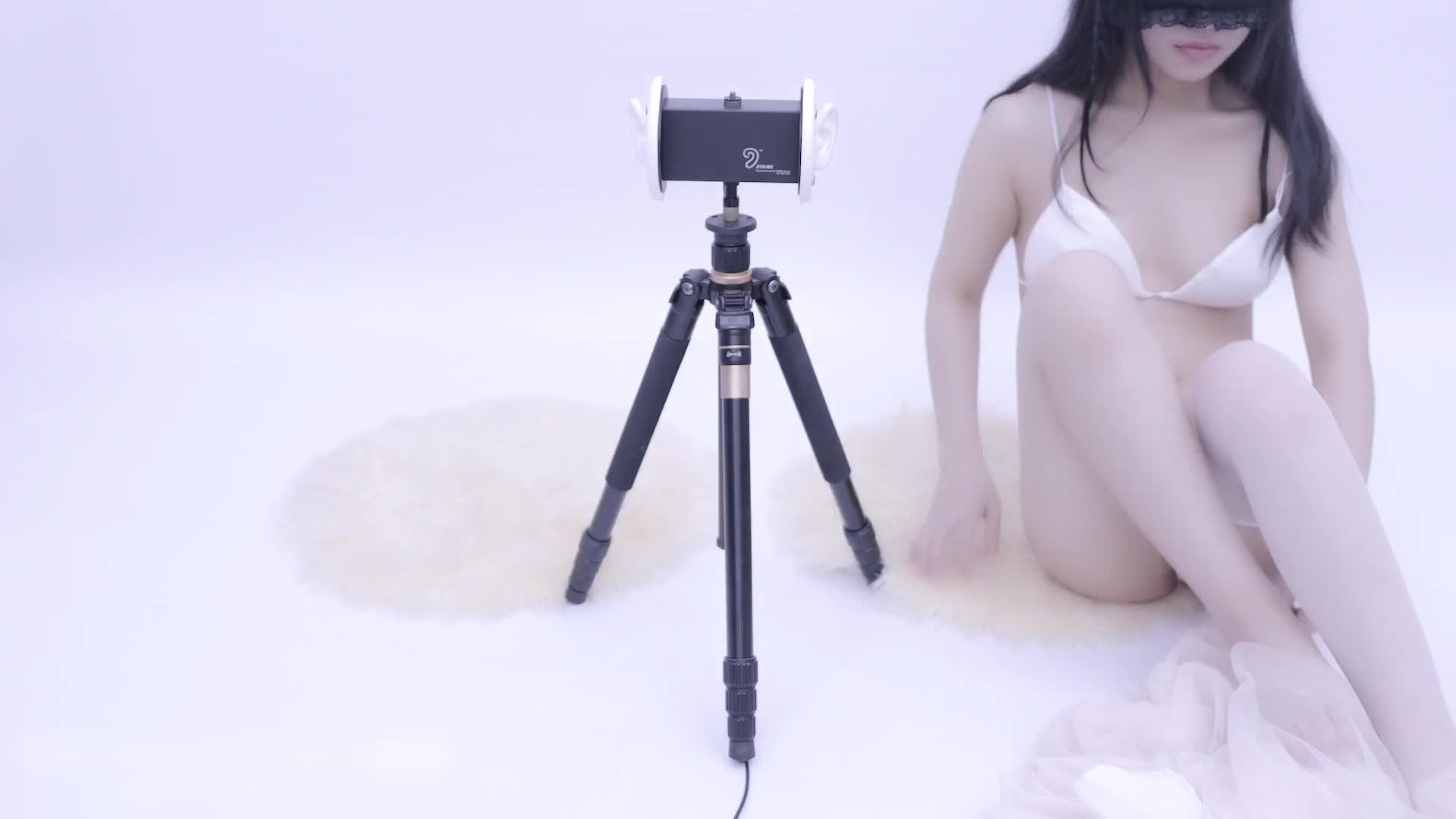 晓美asmr全裸舔耳