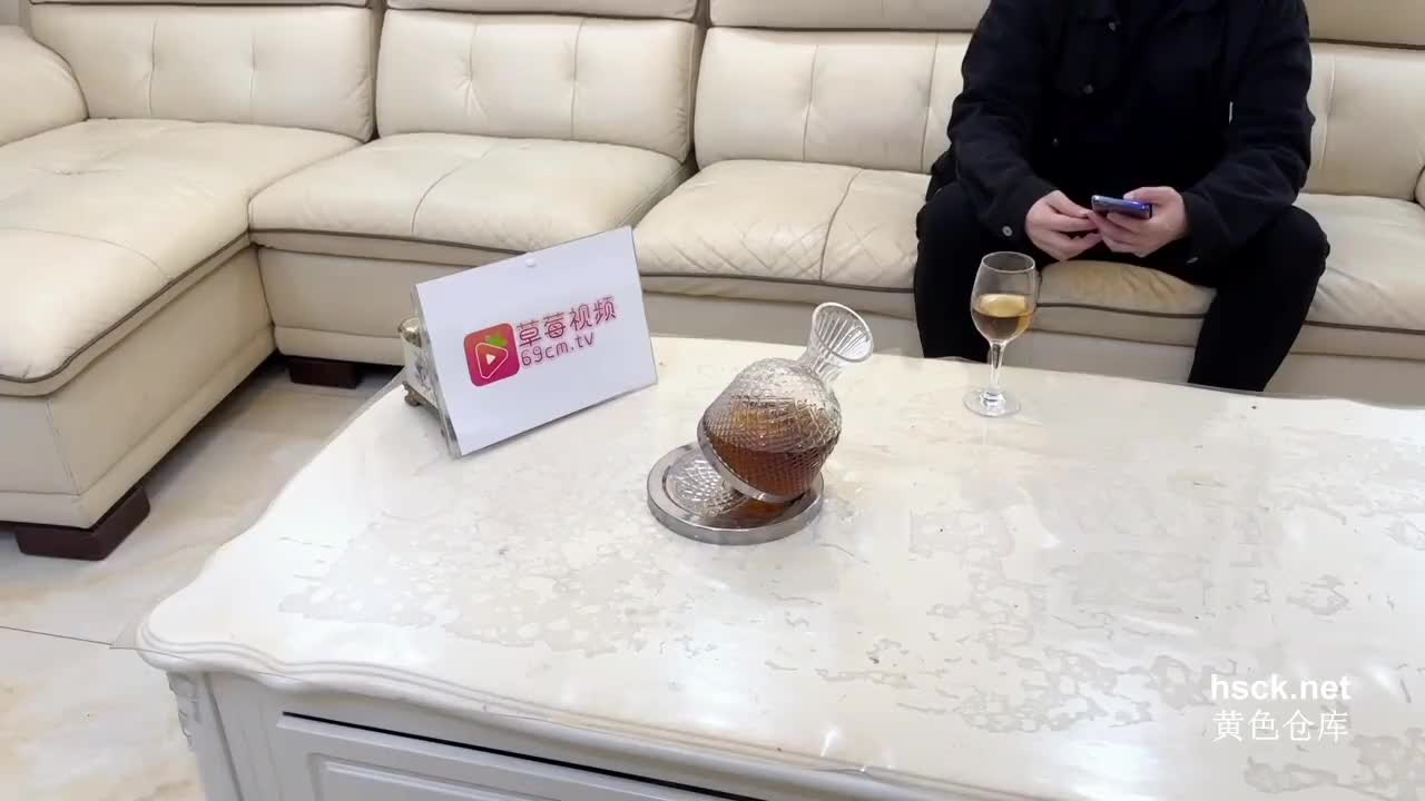 2048.cc@(蘿莉社)(lls-210)(20230502)女大學生面試工作心甘情願被潛規則淫叫高潮不止