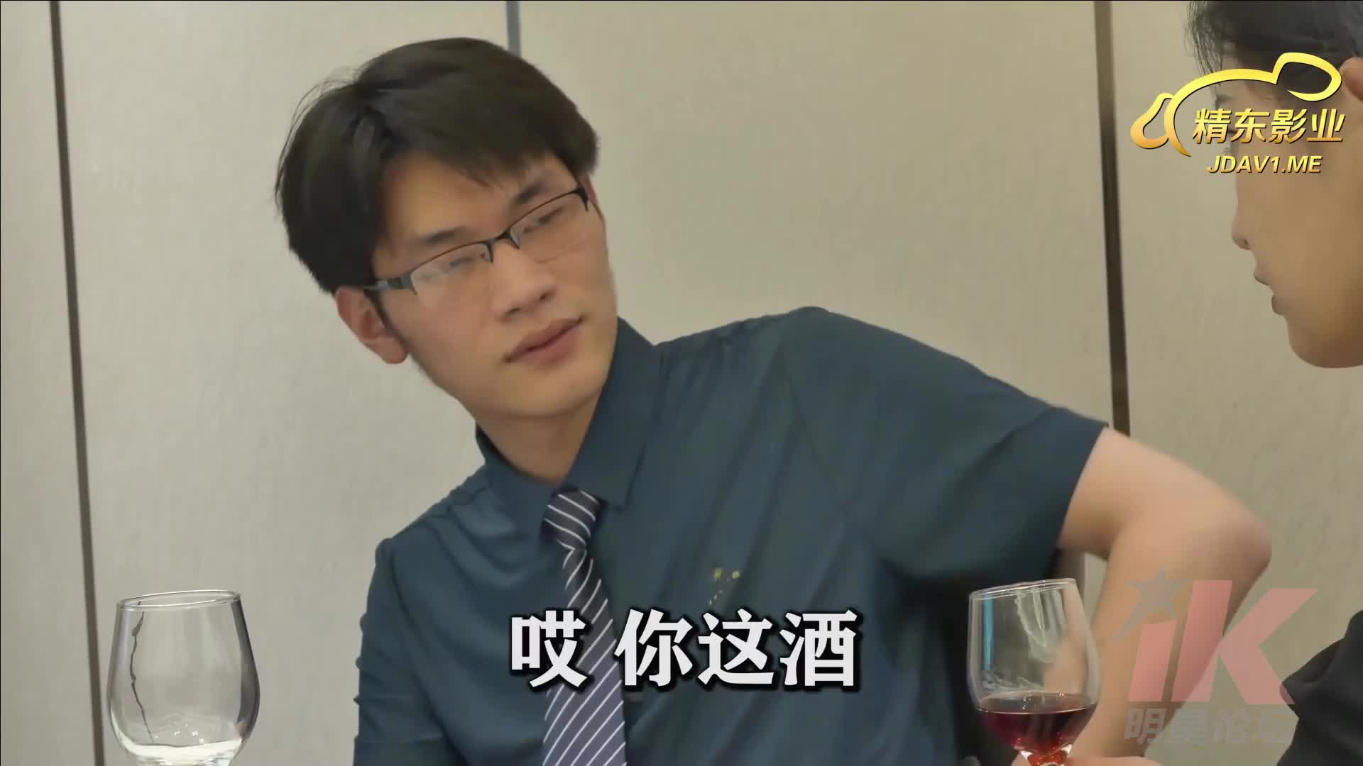 刘亦菲 为了生意主动送漂亮女友