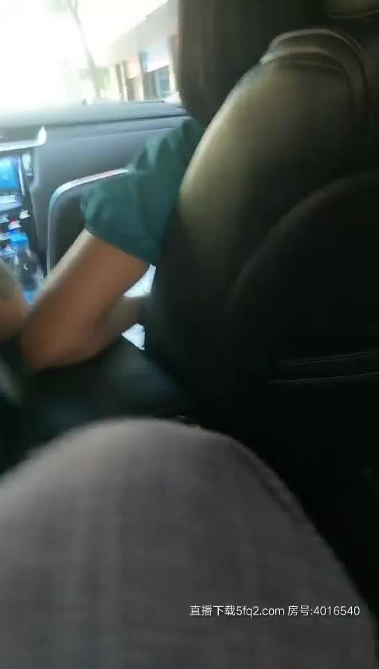 2048社区 - fun2048.com@韦小宝第二春换妻多人群p啪啪，驾车去家里开操骑乘后入猛操，床搞得吱吱响非常刺激