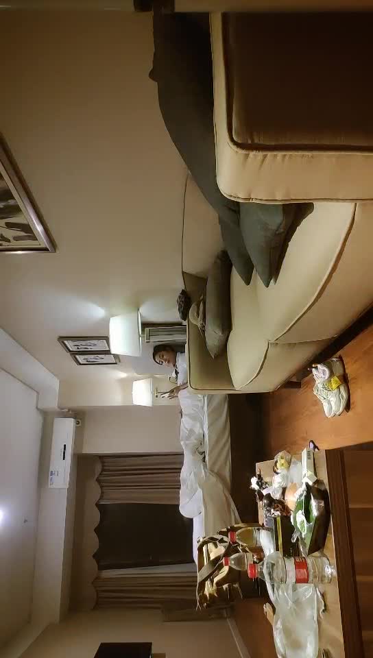 2021-7-5欧阳专攻良家极品g奶少妇，操过我逼的多说很爽，骑乘猛操晃动大奶，窗边扶著站立后入，叫的楼下多听得见