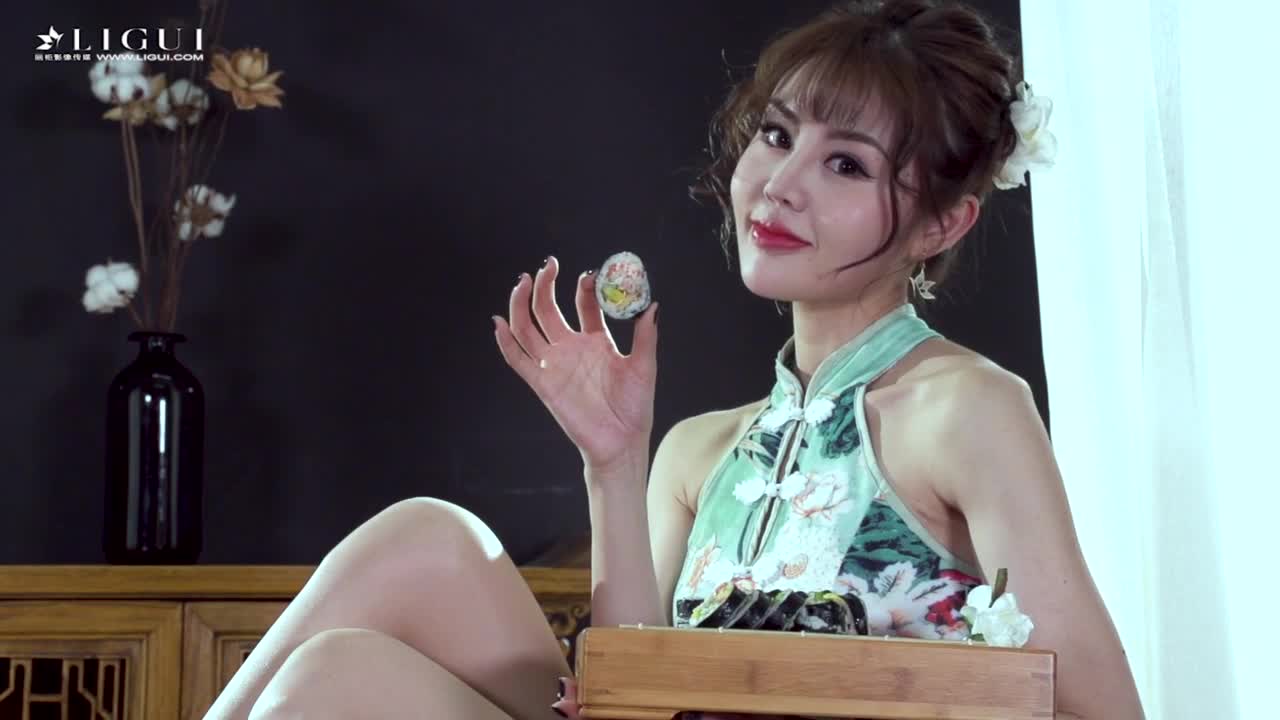 丽柜凉儿~丝足美脚~舔脚诱惑~激情镣铐【49V】 (44)