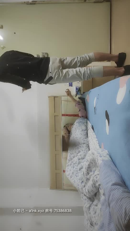 2021,3,4，【阿男南勾搭少妇】泡良小伙到少妇家中，蜜桃臀，美腿纤细，抠得颤抖不止，激情暴操，身材真棒