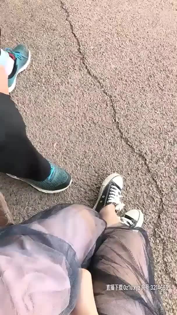 小纯公园溜达再到厕所