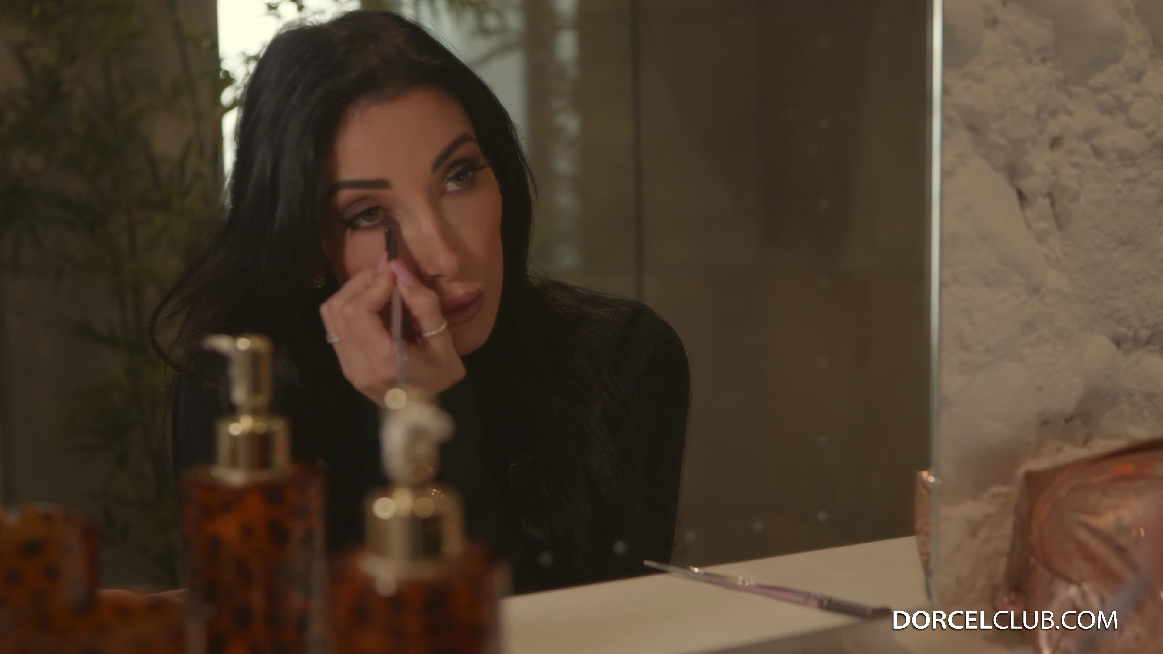 dorcelclub.22.10.10.anissa.kate.and.clea.gaultier.4k