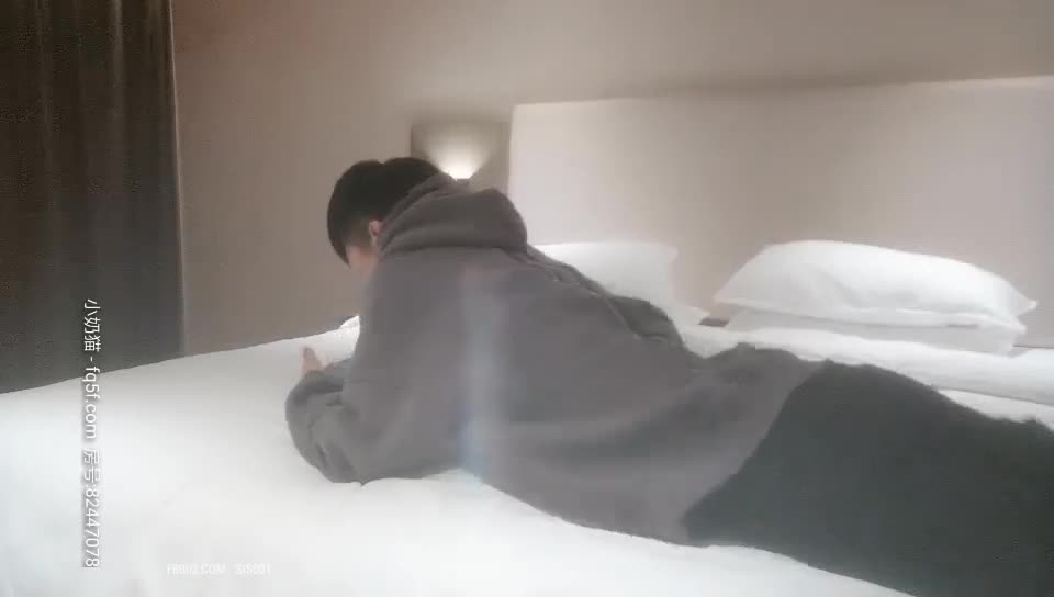 2020,10,14，泡良大神新作极品妹子【91约妹达人】高颜值好身材，被大佬一顿输出干瘫在床，还害羞的要挡胸，高手不得不服