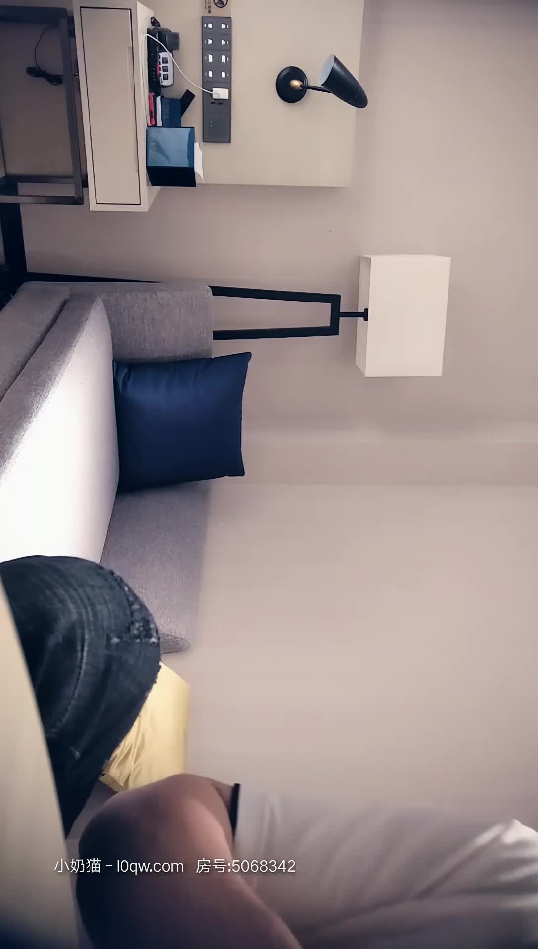 2048社区 - big2048.com@【ai高清2k修复】2020.10.28【七天精品探花】深夜约操兼职小幼师，00后清纯小萝莉羞涩温柔，玲珑玉体沙发抠穴花式啪啪