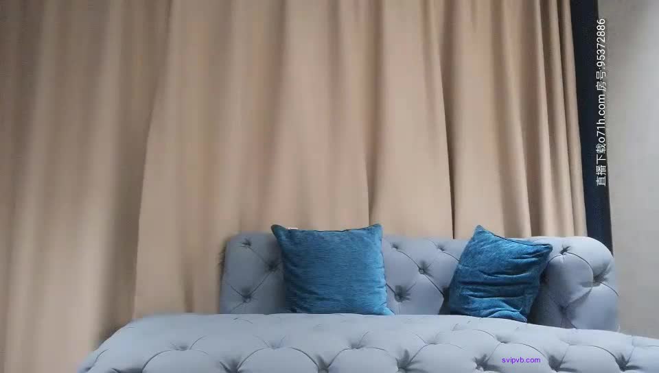 小宝寻花约了个短发白衣甜美萌妹啪啪，沙发上调情口交掰穴摸逼骑乘猛操