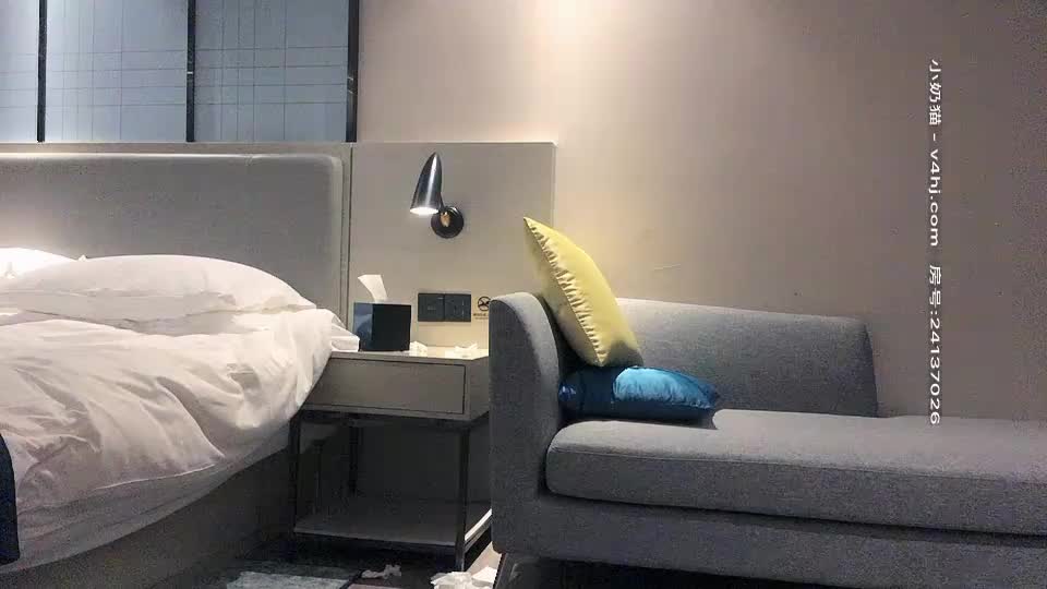 2048社区-big2048.com@战狼行动深夜场高颜值蓝衣妹子加钟第二场，跳舞扭动口交抽插后入骑坐大力猛操