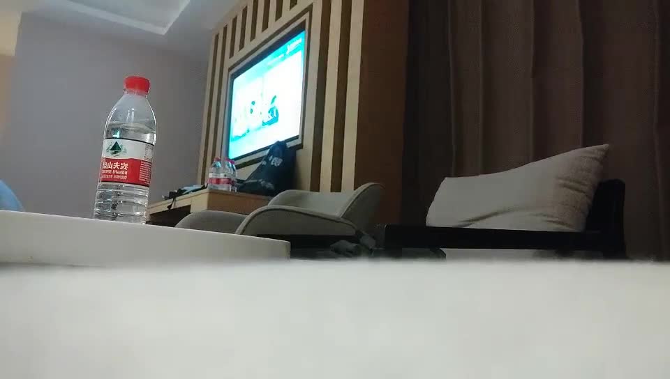 2048.cc@[原-版-]_007_牛-屌-探-花-_啪-啪-_20210818