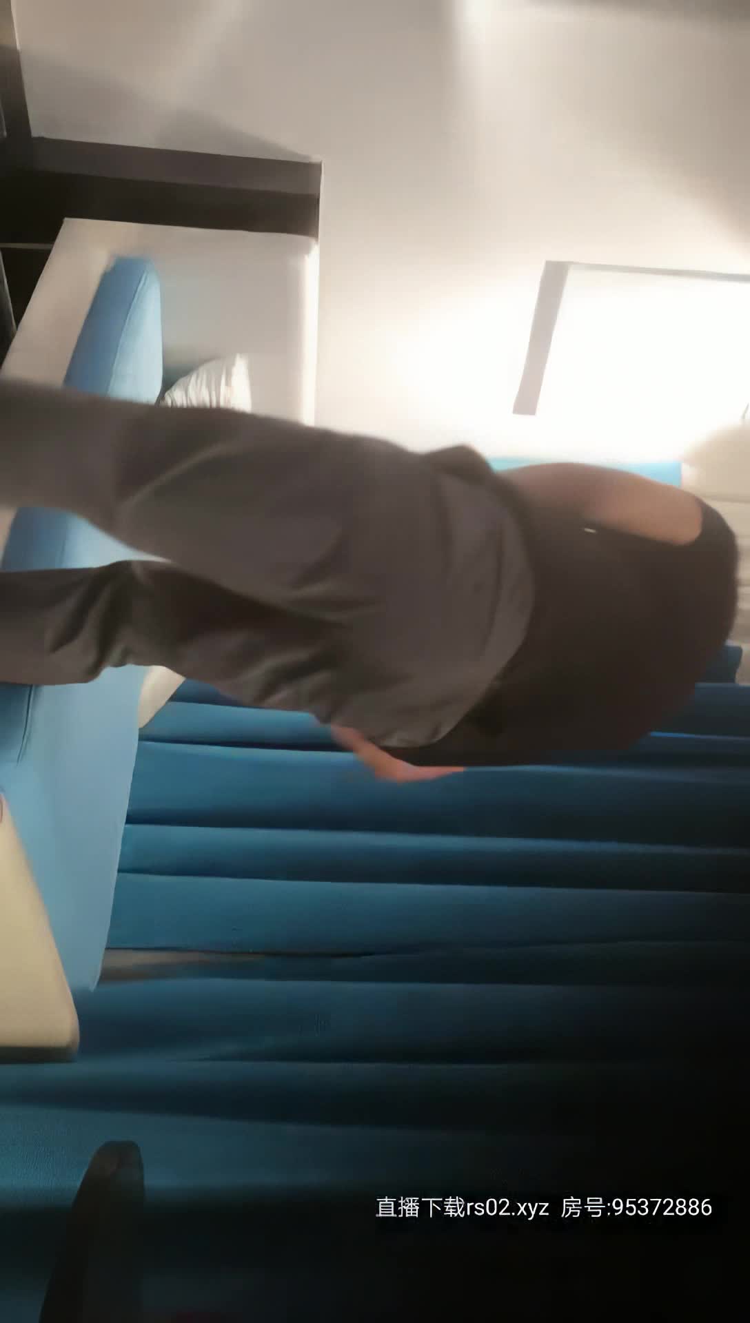 [u3c3.com]【小宝寻花】找了个待你如初恋的外围女,无套后剧情反转，温柔,身材也挺好,皮肤白皙，高清1080p修复版401