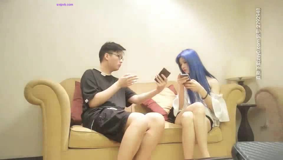 [u3c3.com]横扫全国外围约了个蓝发高颜值苗条妹子，沙发调情互摸口交骑乘后入抽插勐操