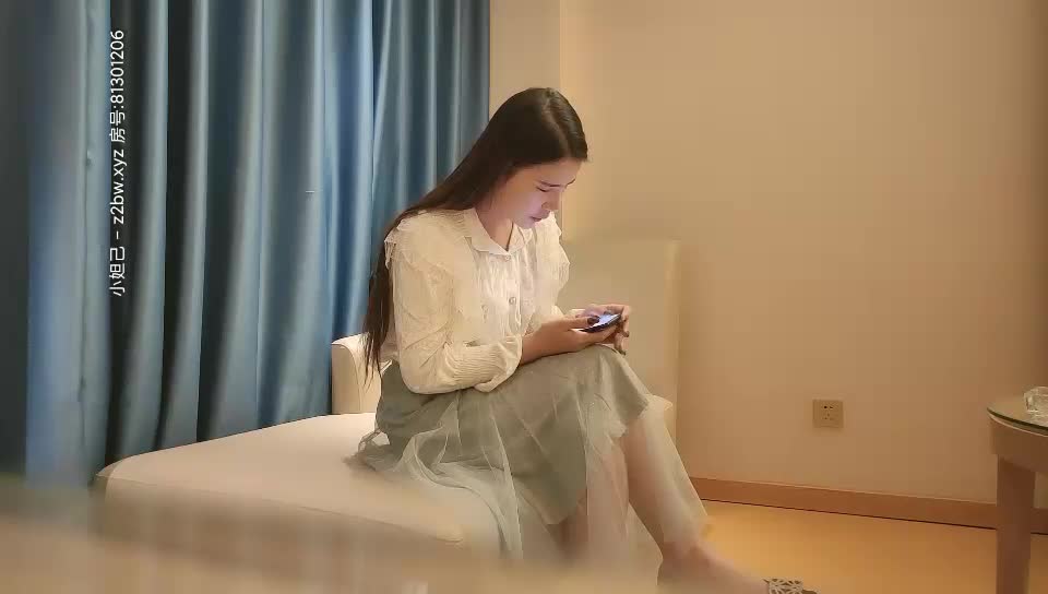 2048社区 - big2048.com@壹屌探花约了两个骚气少妇性感黑丝短裙双飞啪啪，双女沙发调情互摸口交轮着大力猛操