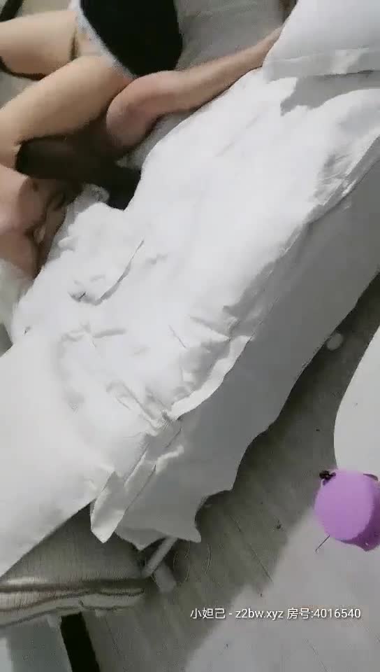 2048.cc@[原版]大战极品丝袜_啪啪b_20201215