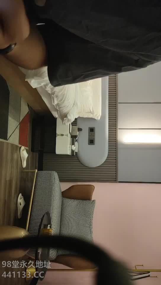 2022.6.7，【锤子探花】，00后大圈外围专场，最近爱上了嫩妹，高颜值青春风