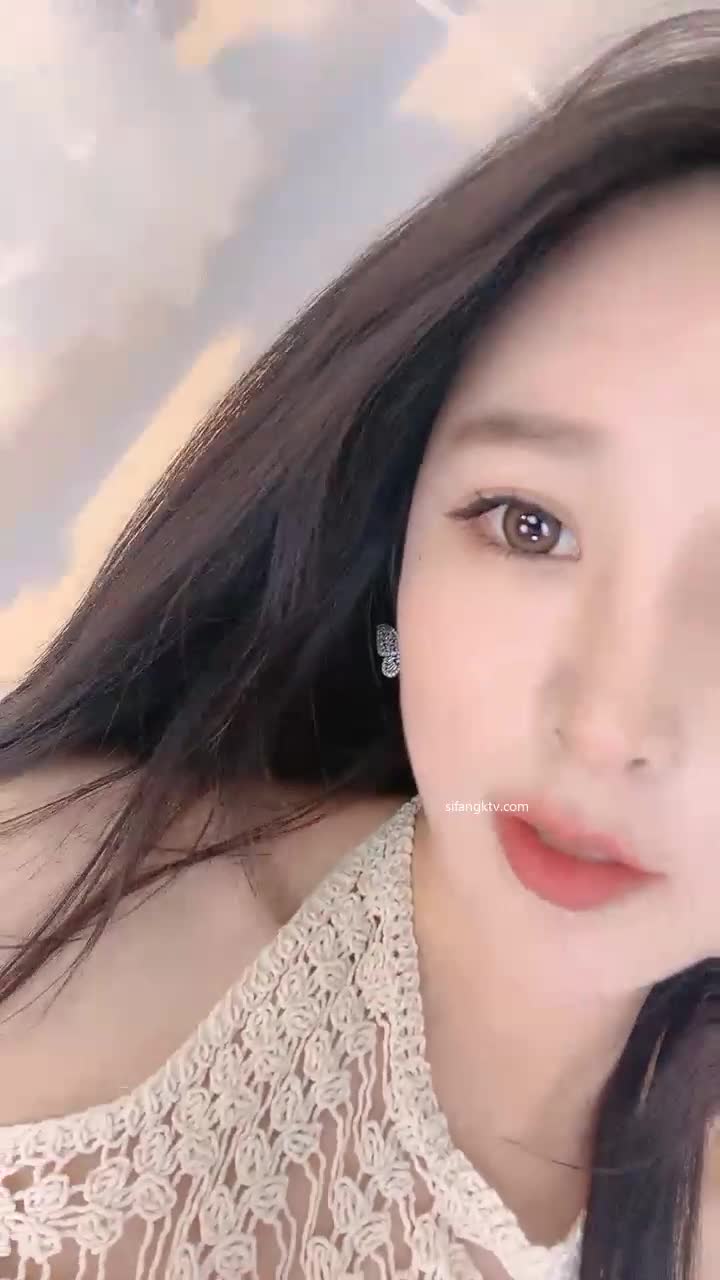 做你意中人，一个特别美的绿播下海主播，虽然看上去年纪不小但是非常有气质【119v】 (56)