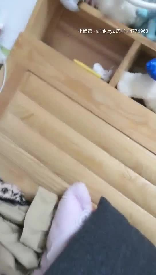 2048.cc@[原版]_004_大四学妹_诱惑_20210226